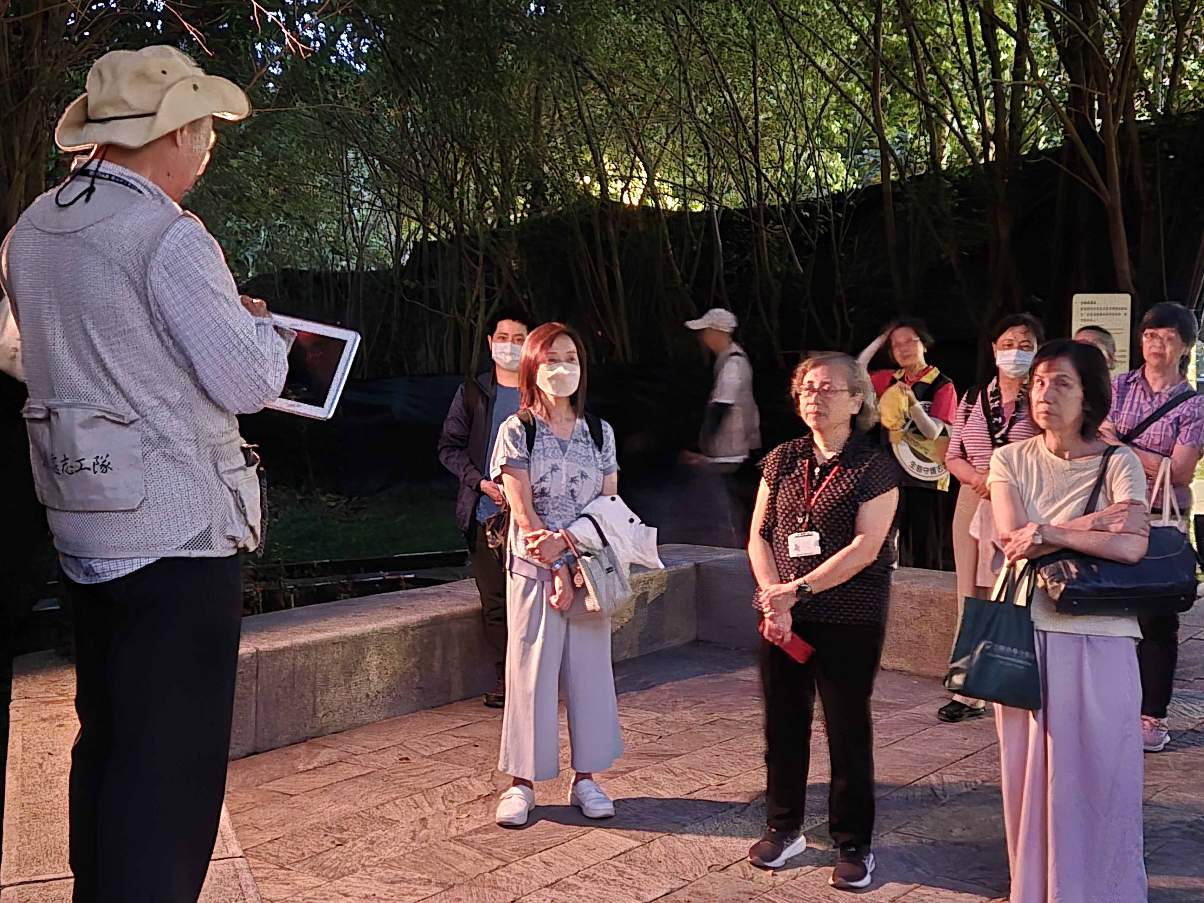 第一金投信志工4/22世界地球日初夏夜晚探探索台北市區螢火蟲生態圈